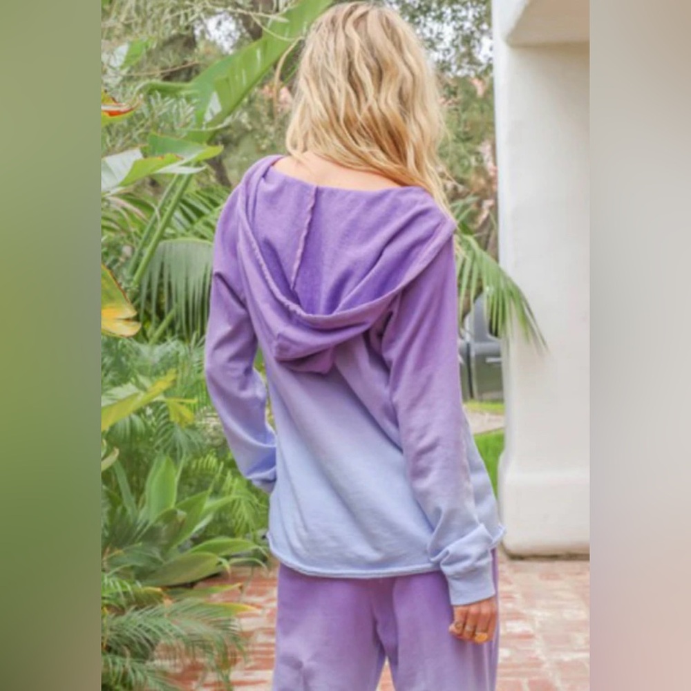 #59 NEW ARRIVAL! Ombre pull over top 💜 🩵 - Picture 2 of 4